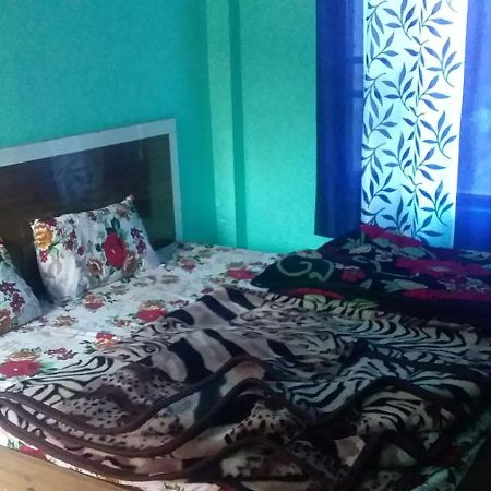 Spot On Sharma'S Kitchen & Home Stay Bajaura Экстерьер фото